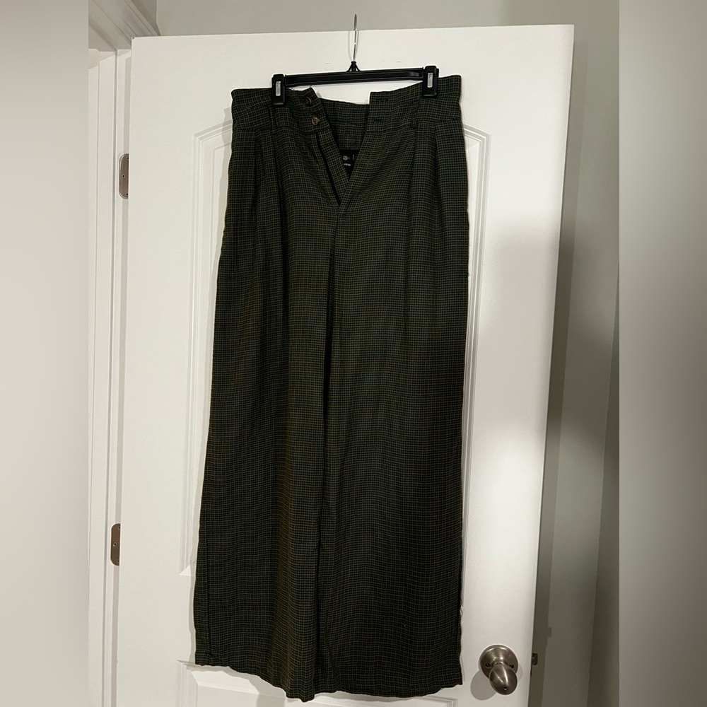 Wide leg trousers